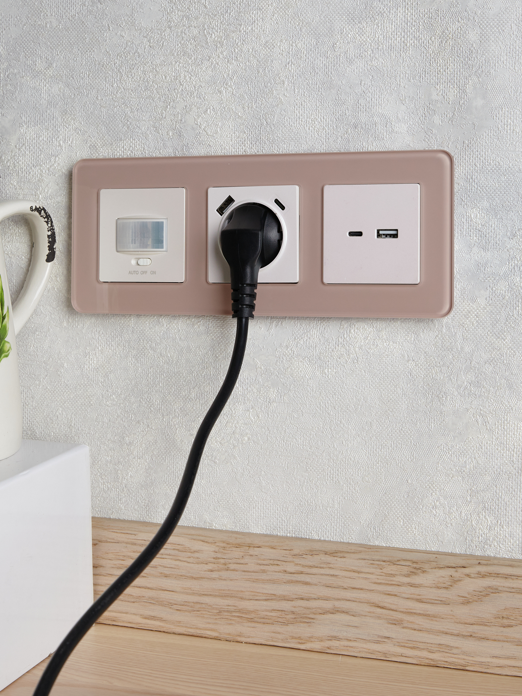 BRITE Датчик движения ДС10-1-БрЖ жемчуг IEK