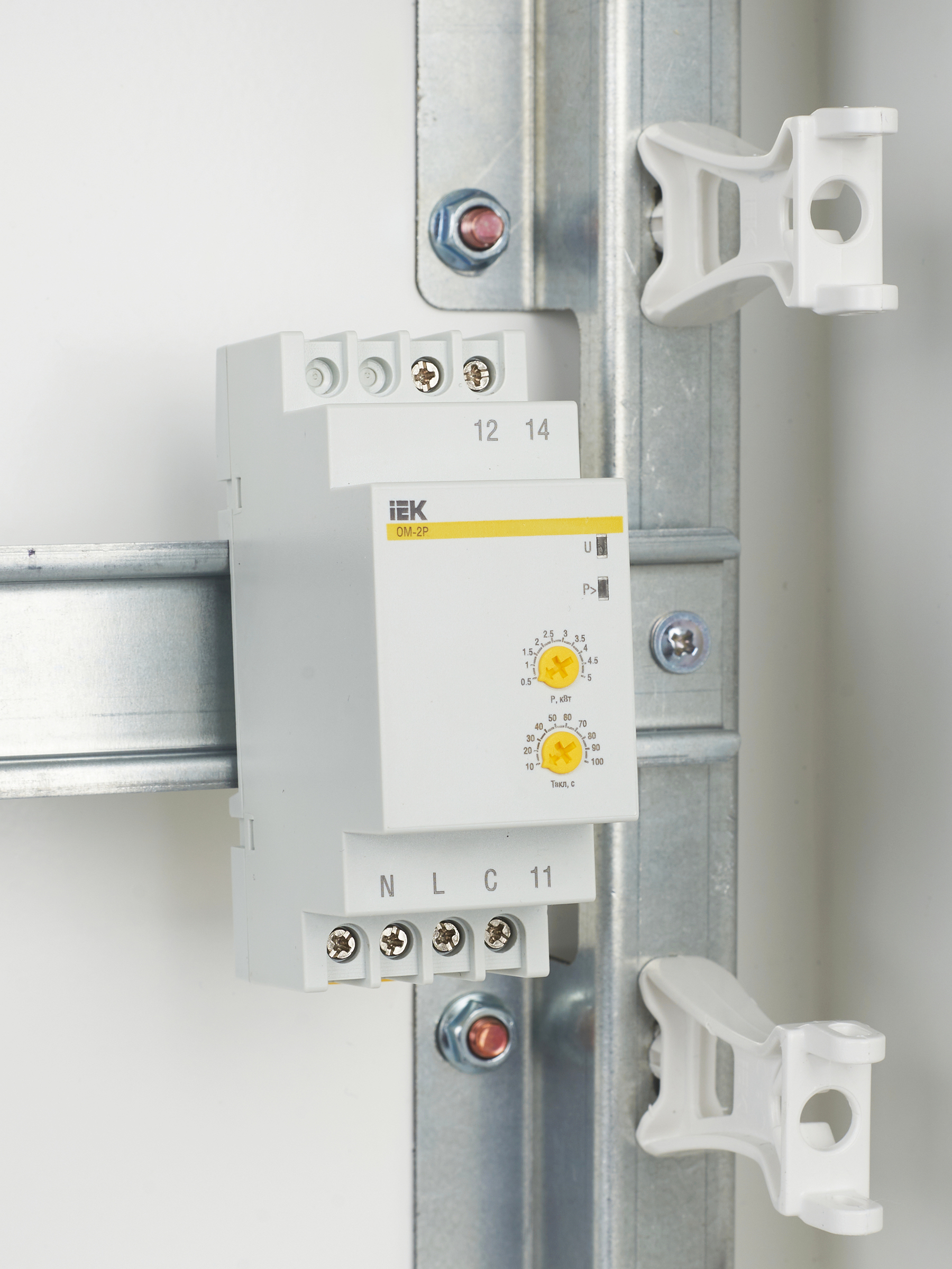 Ограничитель мощности ОМ-2P 16А 230В IEK