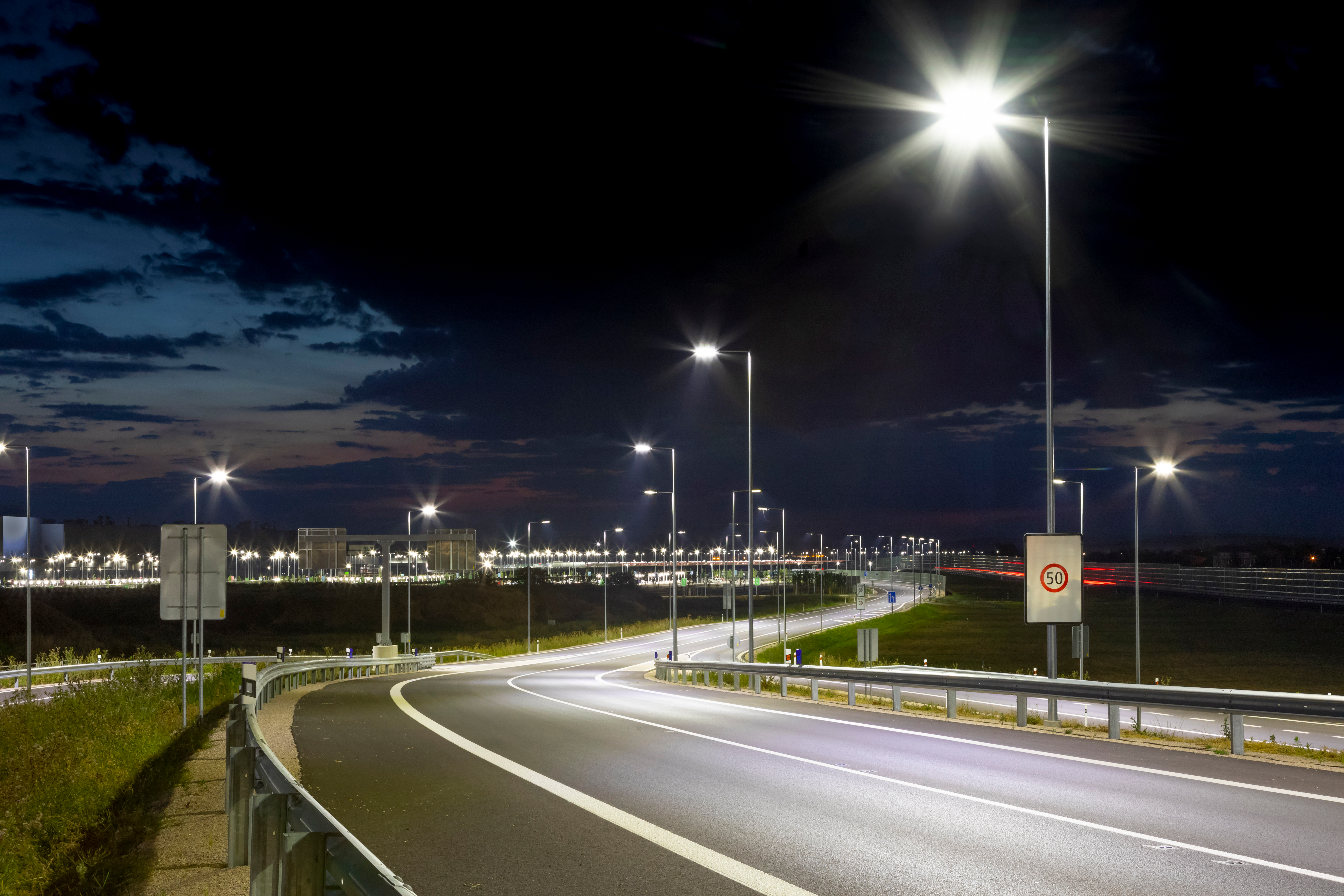 Светильник светодиодный консольный ДКУ 1013-100Д 5000К IP65 IEK