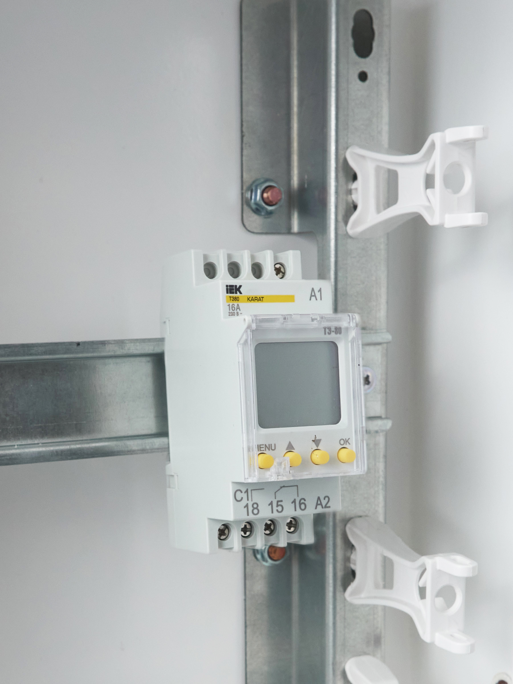 Таймер ТЭ80 цифровой 16А 230В на DIN-рейку KARAT IEK