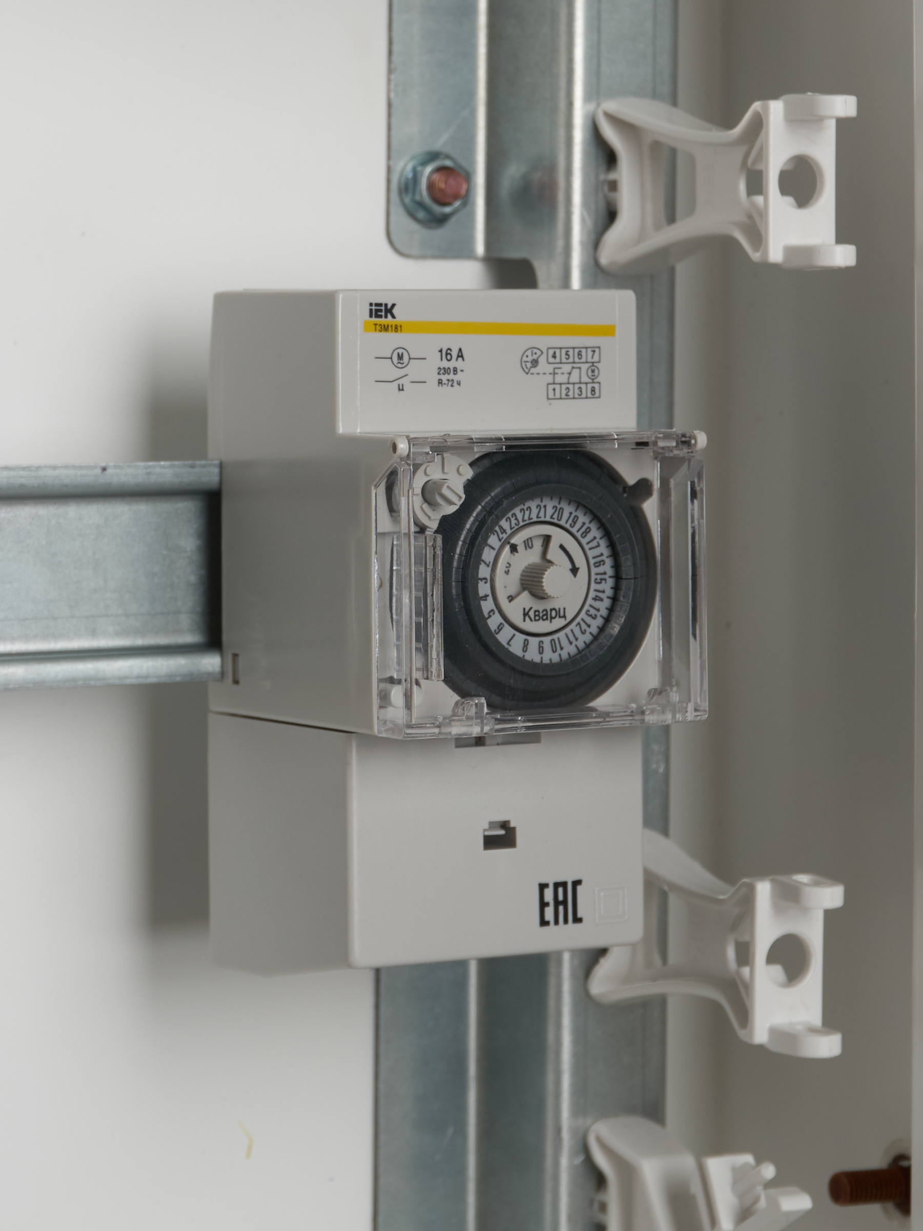 KARAT Таймер ТЭМ181 аналоговый 16А 230В на DIN-рейку IEK