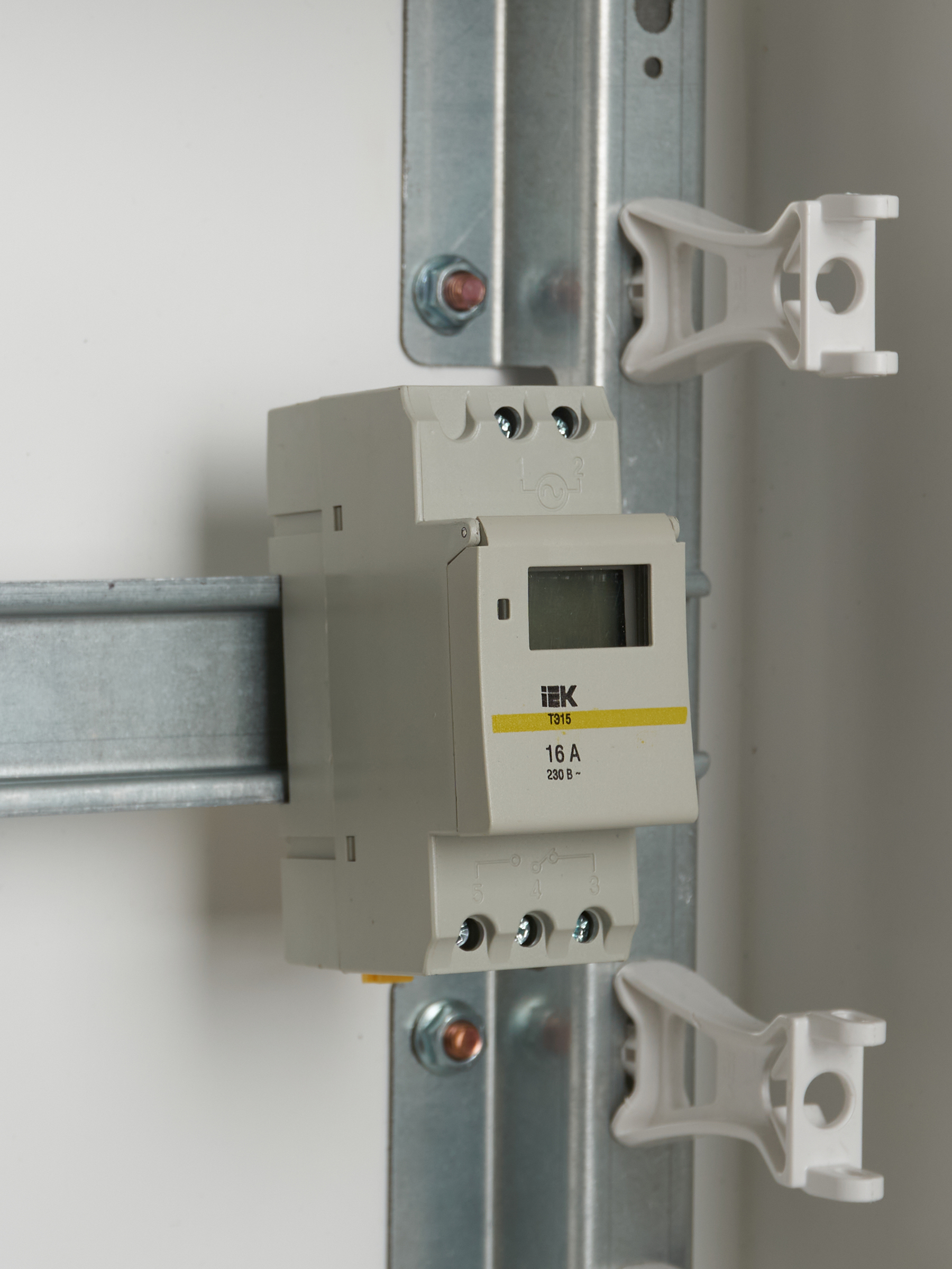 KARAT Таймер ТЭ15 цифровой 16А 230В на DIN-рейку IEK