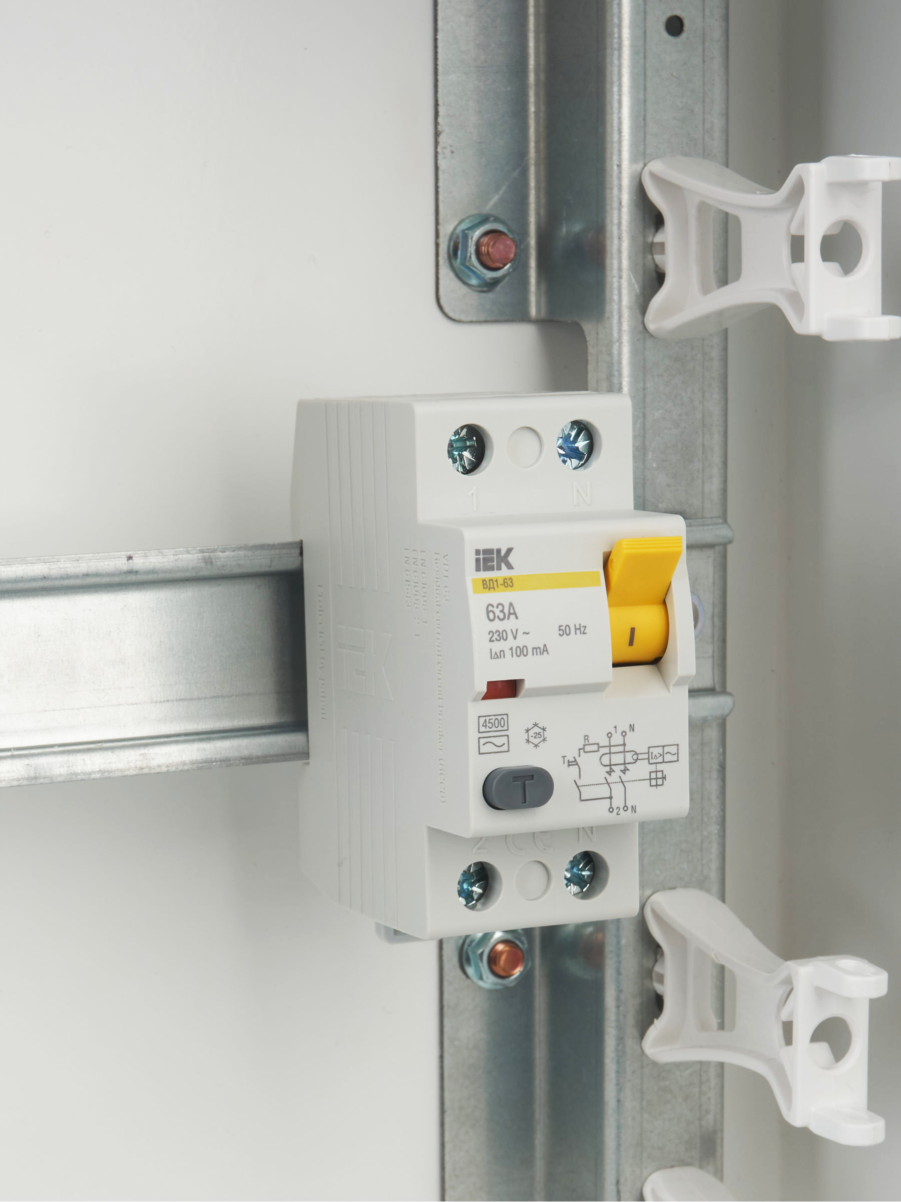 Выключатель дифференциальный (УЗО) ВД1-63 2Р 63А 100мА IEK