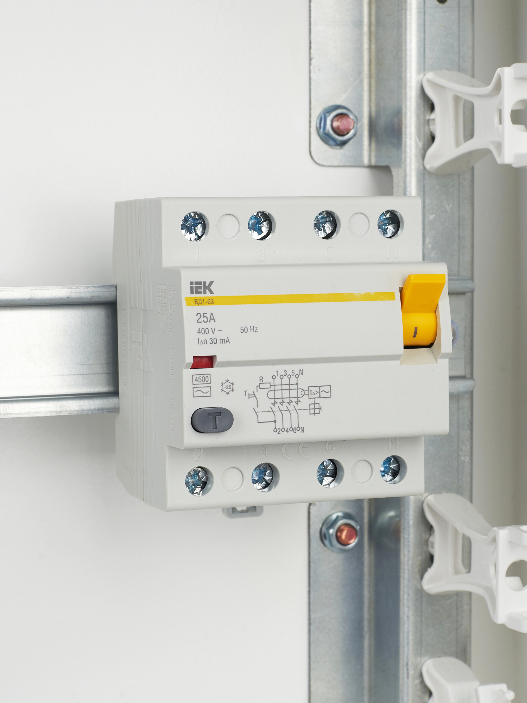 Выключатель дифференциальный (УЗО) ВД1-63 4Р 25А 30мА IEK