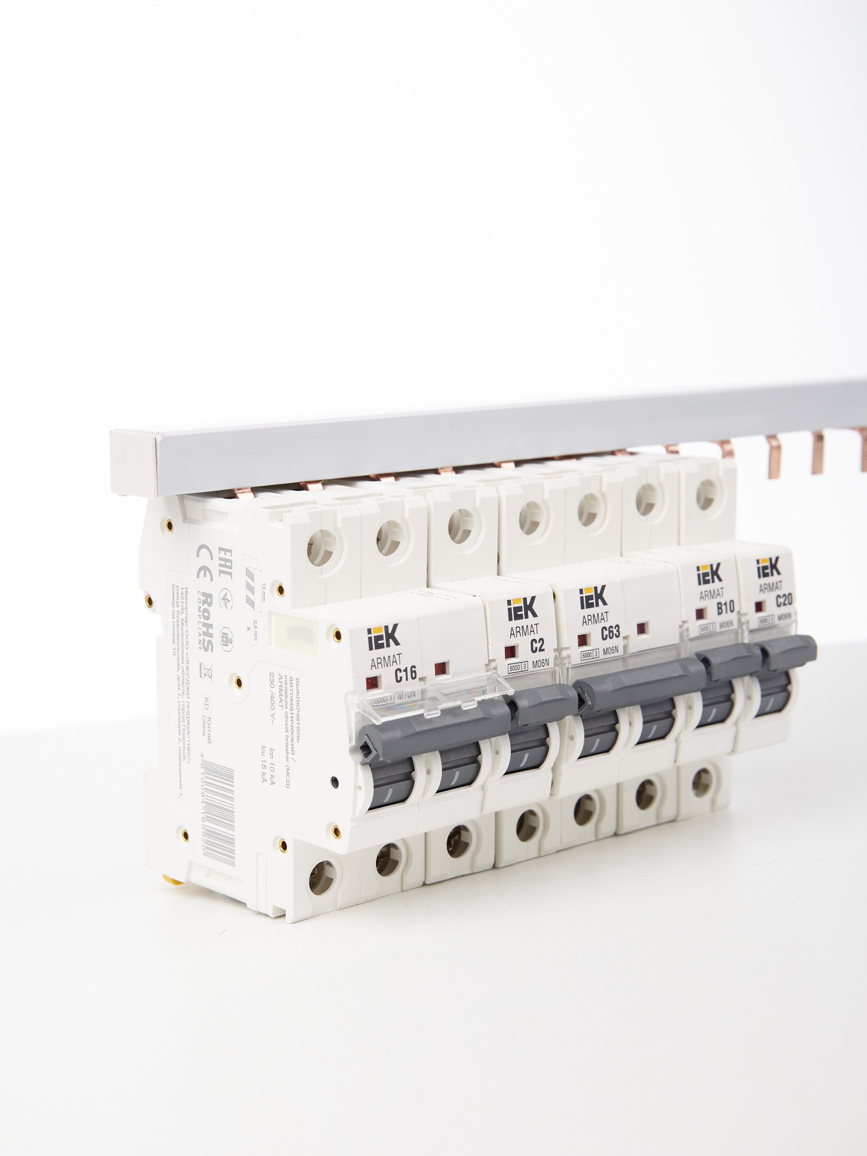 Шина соединительная типа PIN (штырь) 3Р 63А (1м) IEK