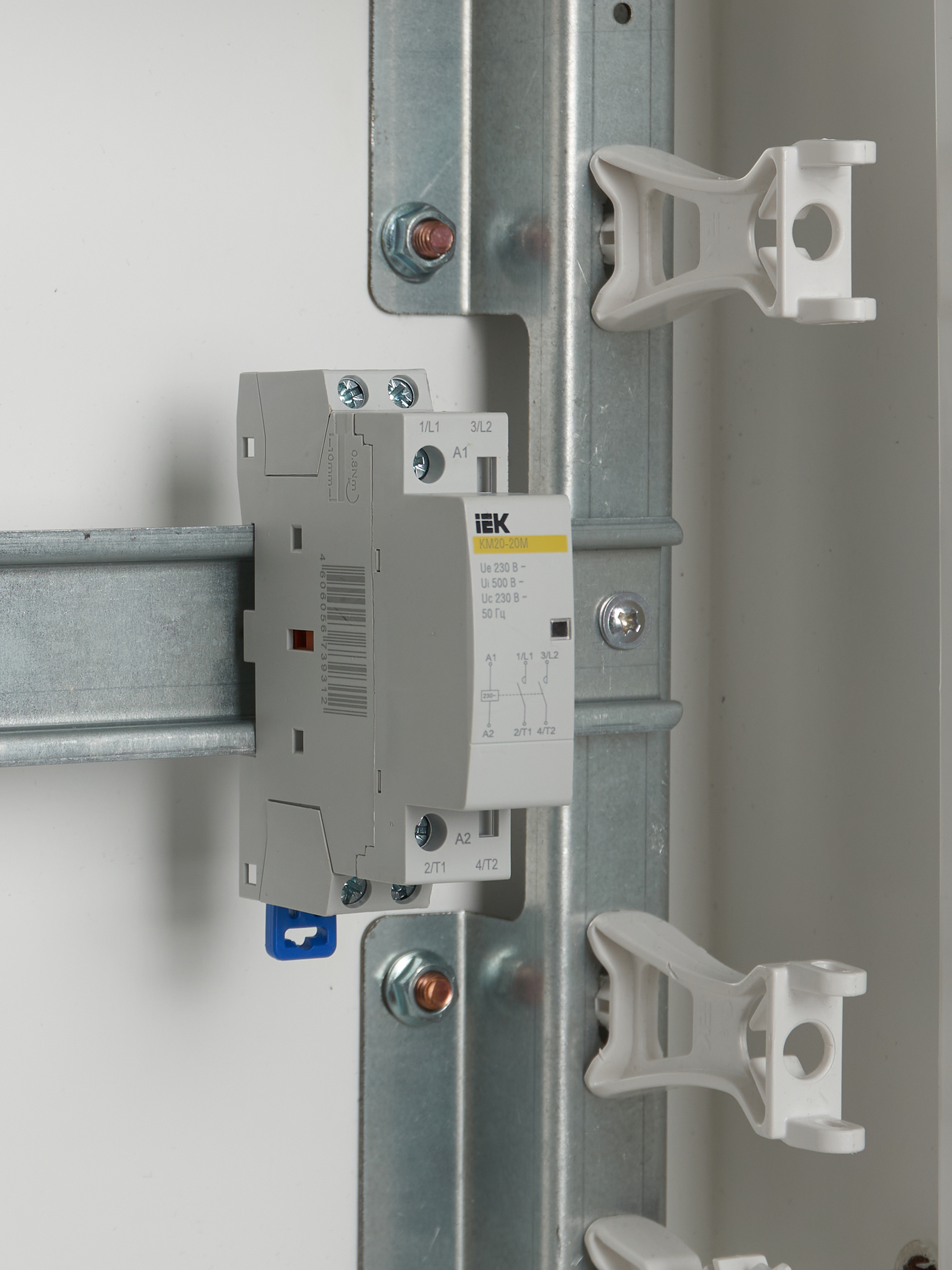Контактор модульный КМ20-20М AC IEK