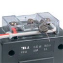 Клеммные зажимы вторичной обмотки закрываются прозрачной крышкой, что обеспечивает безопасность при 