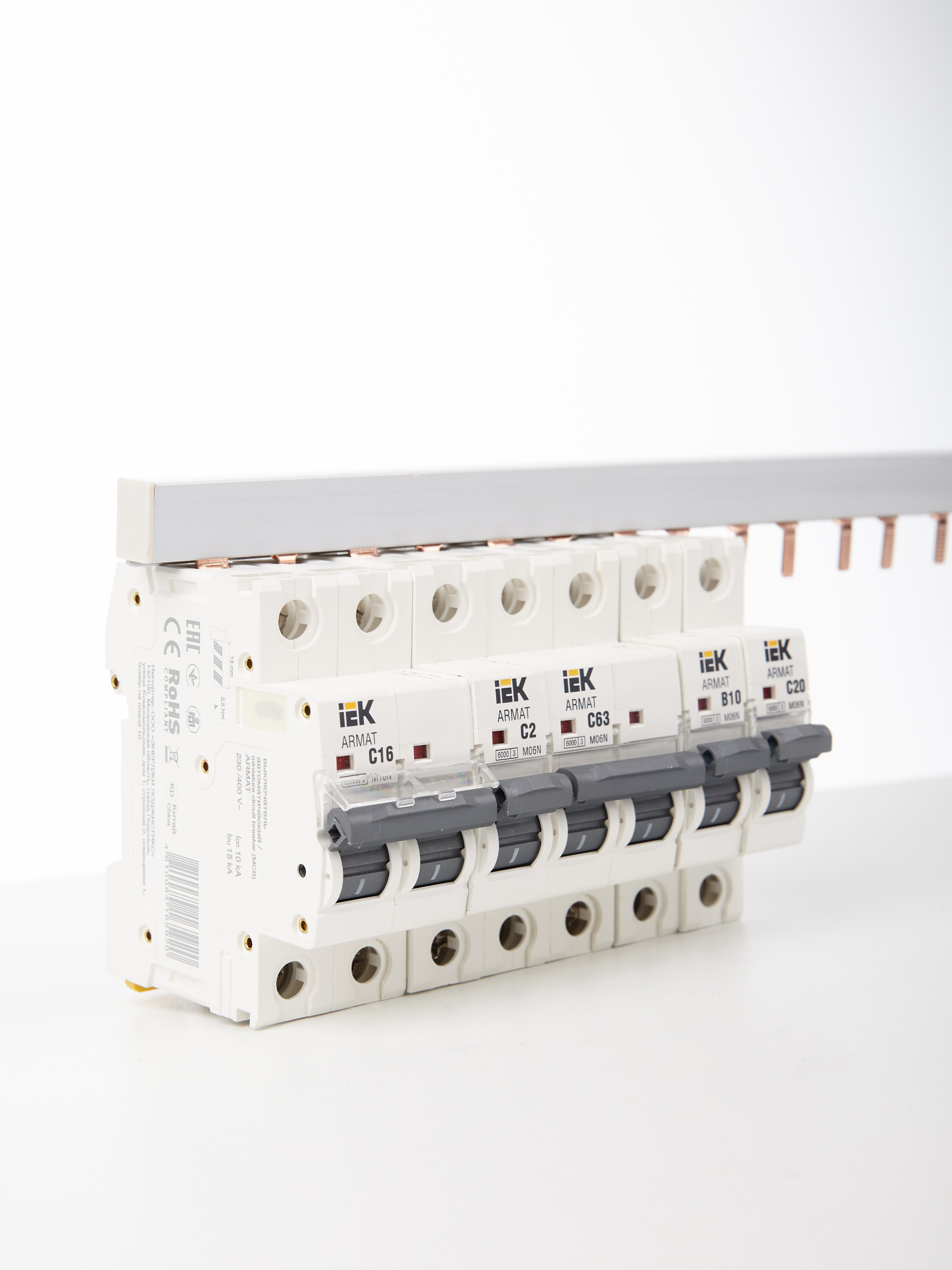 Шина соединительная типа PIN (штырь) 2Р 63А (1м) IEK