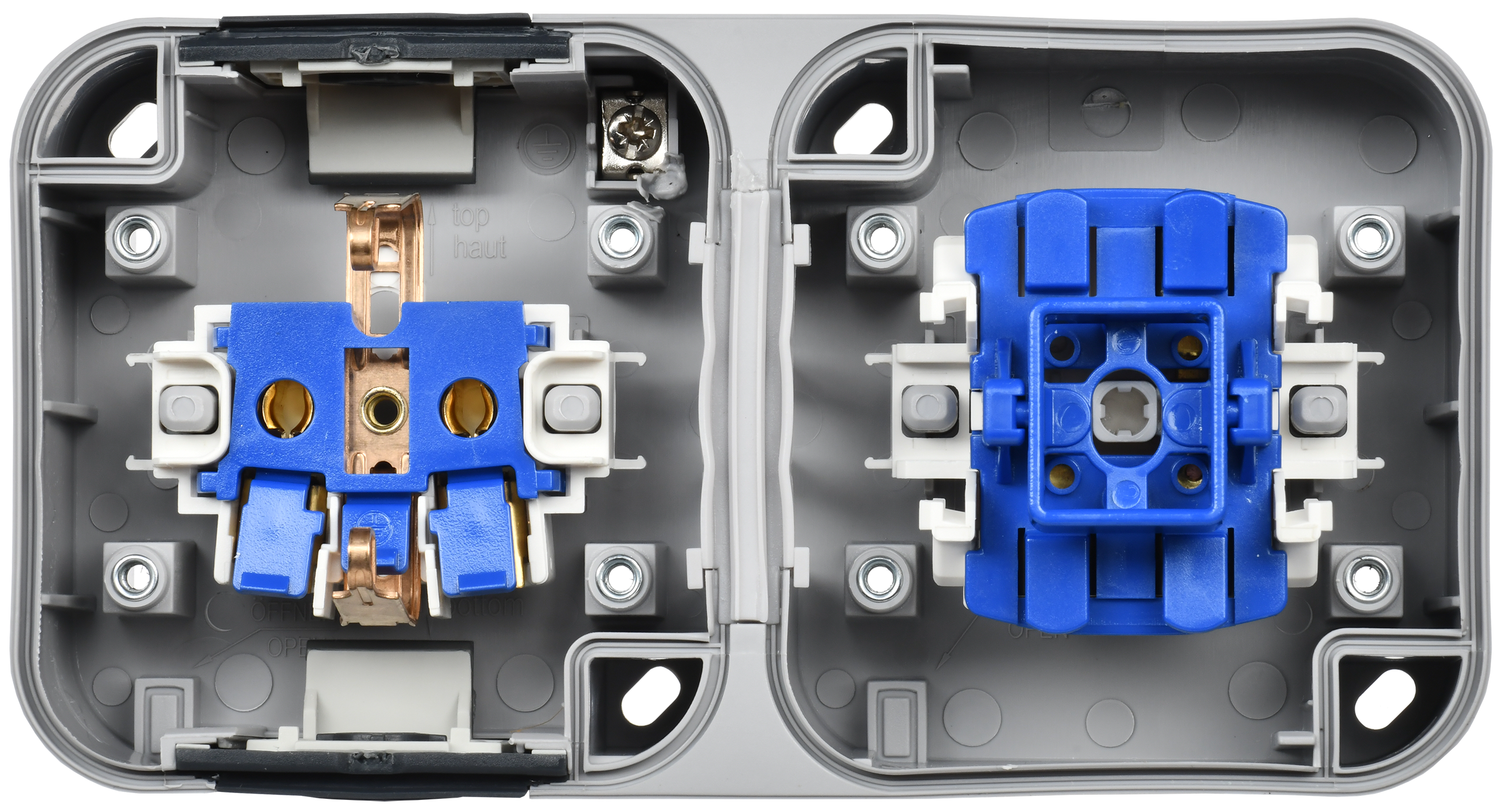 Механизм с самозажимными контактами обеспечивает надёжное и быстрое подключение.