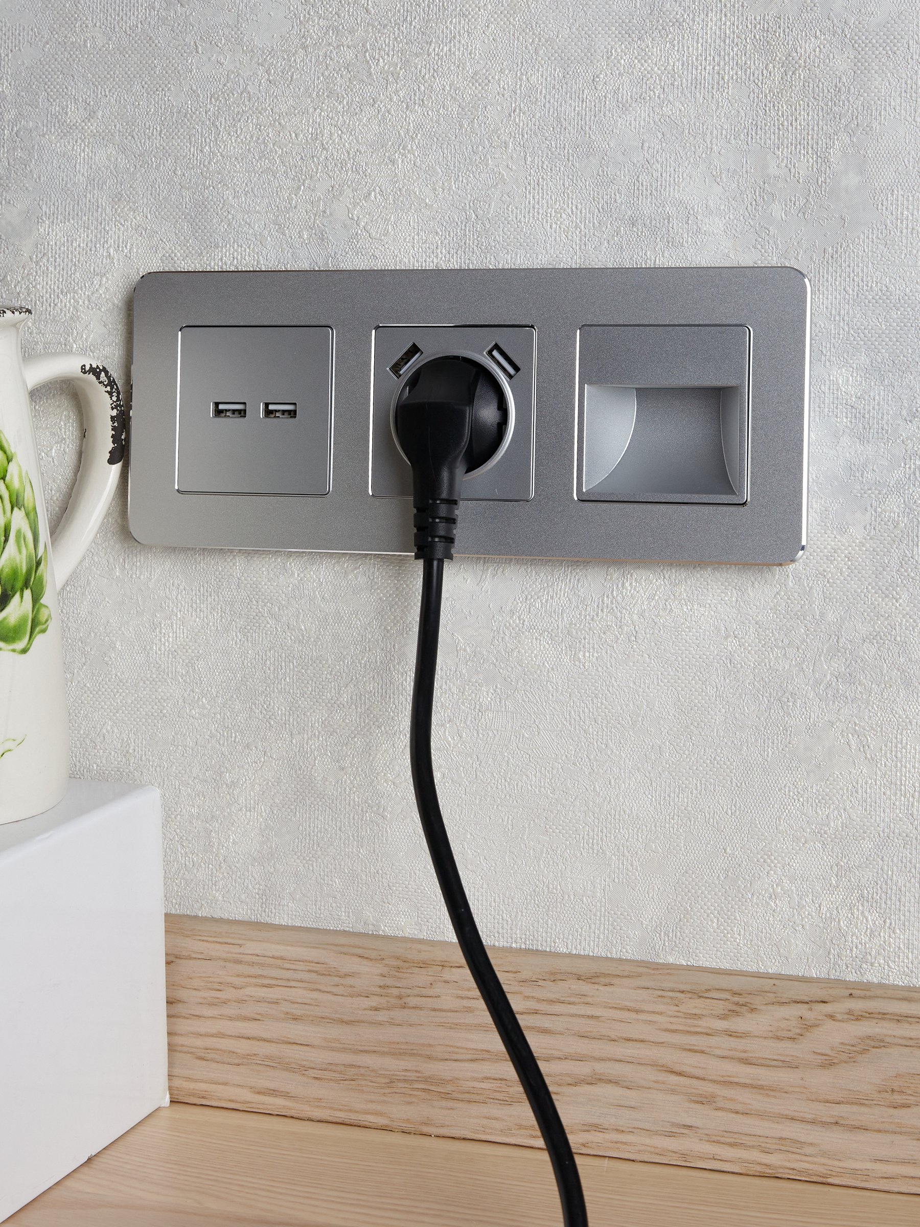 BRITE Подсветка светодиодная встраиваемая ПЛ20-БрА алюминий IEK