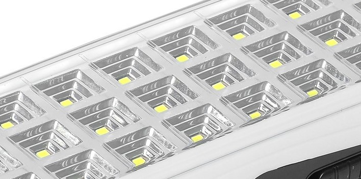 30 сверхъярких SMD светодиодов обеспечивают стабильный световой поток.