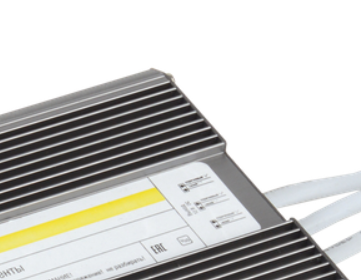 Конструкция включает гальваническую изоляцию и соответствует ГОСТ IEC 61347-2-13 (3750 V)