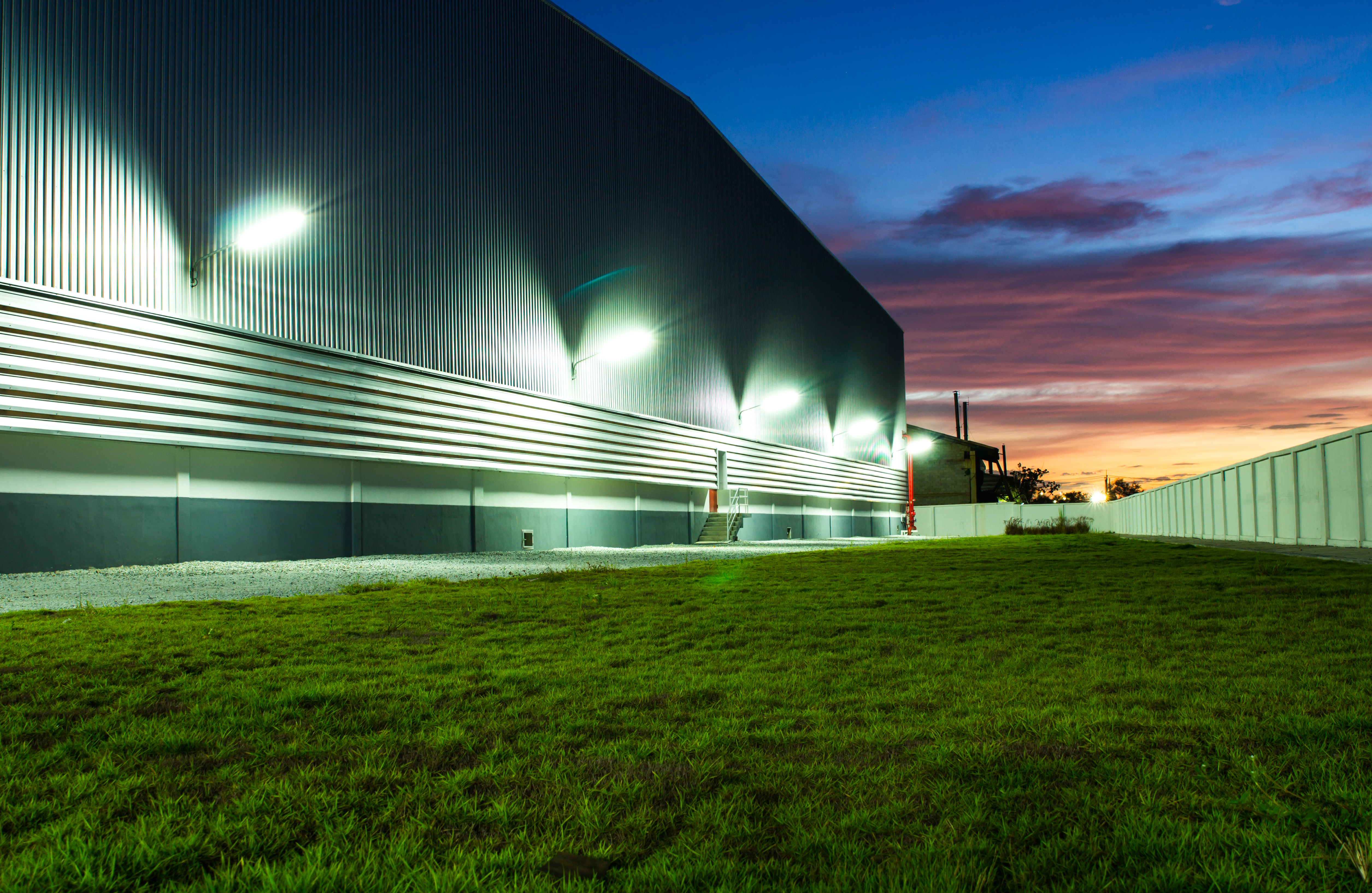 Кронштейн КР-3 D=48мм L=250мм настенный регулируемый угол белый IEK