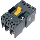 Корпус каждого из дополнительных устройств помещается в отдельную нишу, что полностью исключает риск