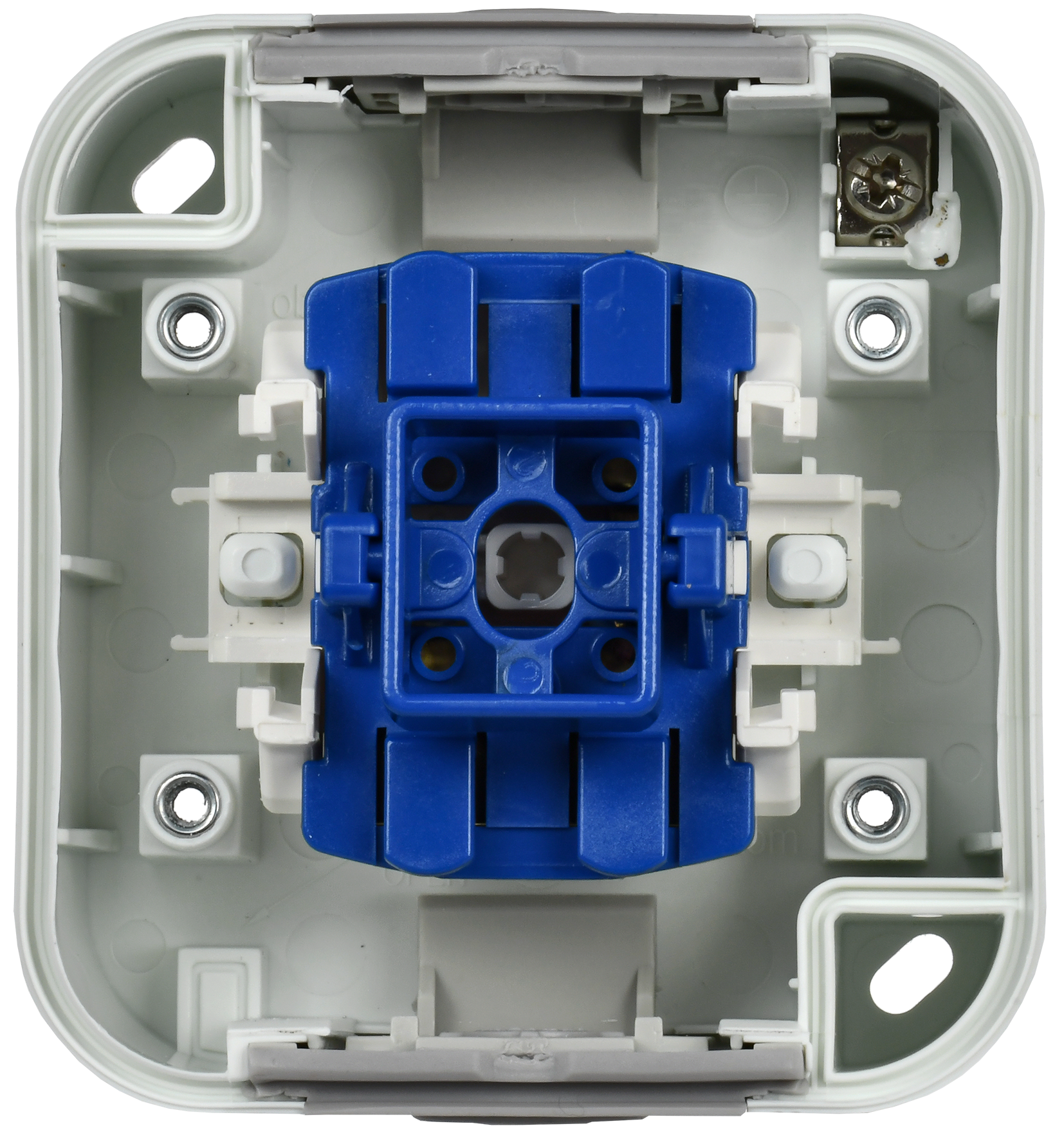 Механизм с самозажимными контактами обеспечивает надёжное и быстрое подключение.