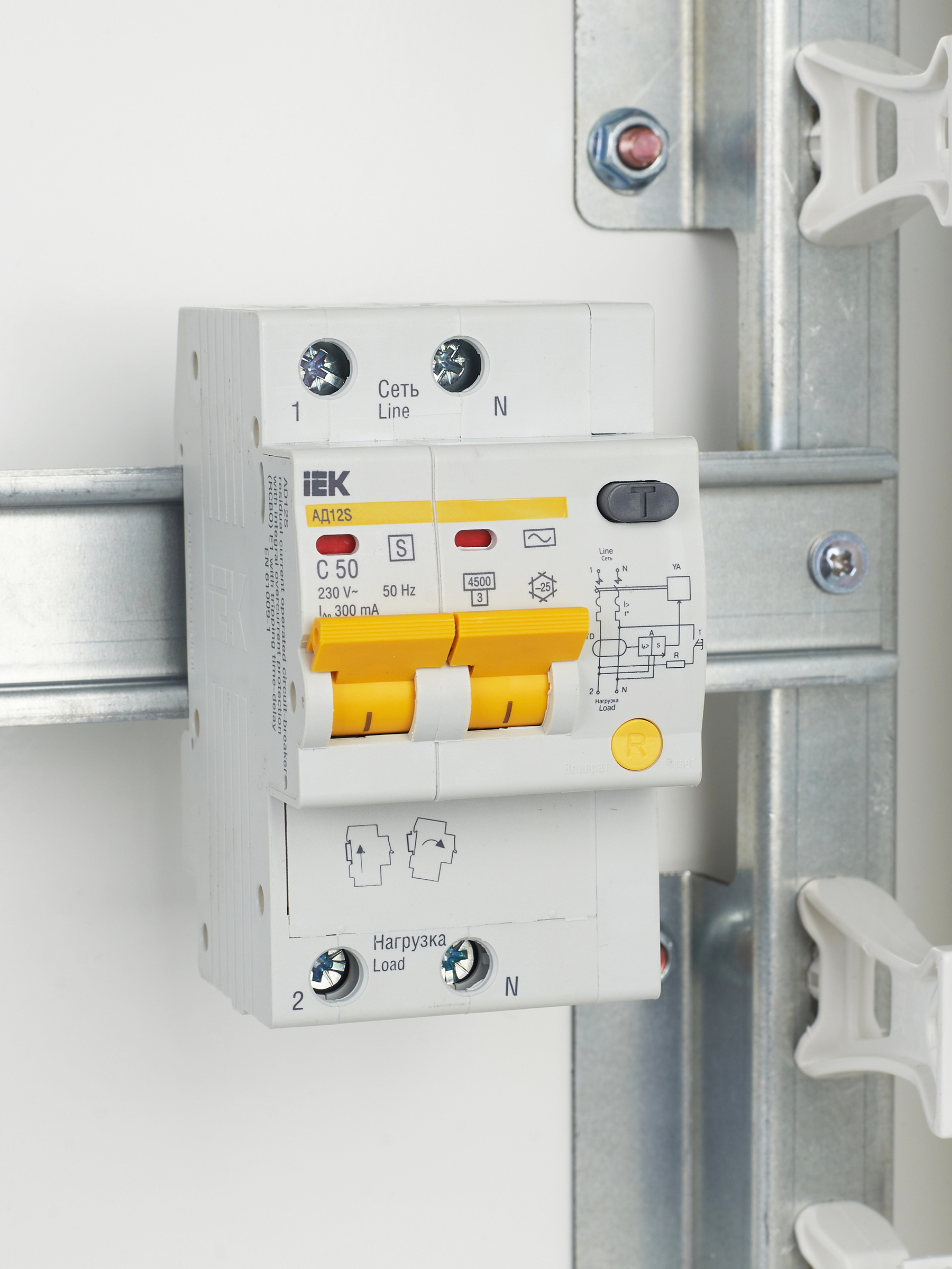 KARAT Дифференциальный автомат АД12S 2P 50А 300мА тип AC IEK