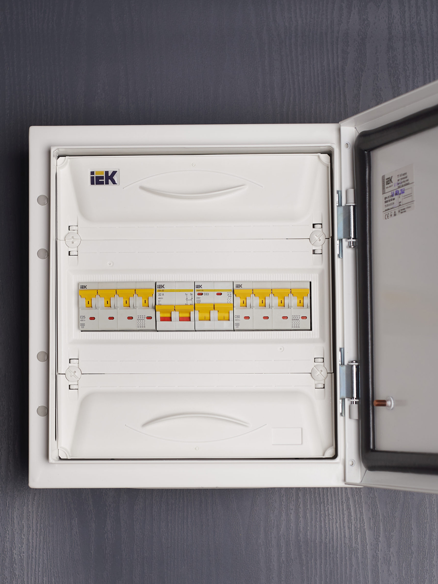 KARAT Выключатель нагрузки (мини-рубильник) ВН-32 2P 32А IEK