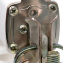 Контакты плавкой вставки выполнены в форме ножа (заострены), что позволяет их устанавливать в держат