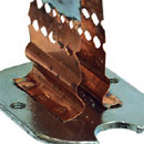 Плавкий элемент выполнен из фосфористой бронзы (сплав меди с цинком с добавлением фосфора) и надежно