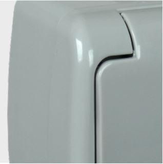 Корпус из поликарбоната - ударопрочный, не поддерживающий горение.