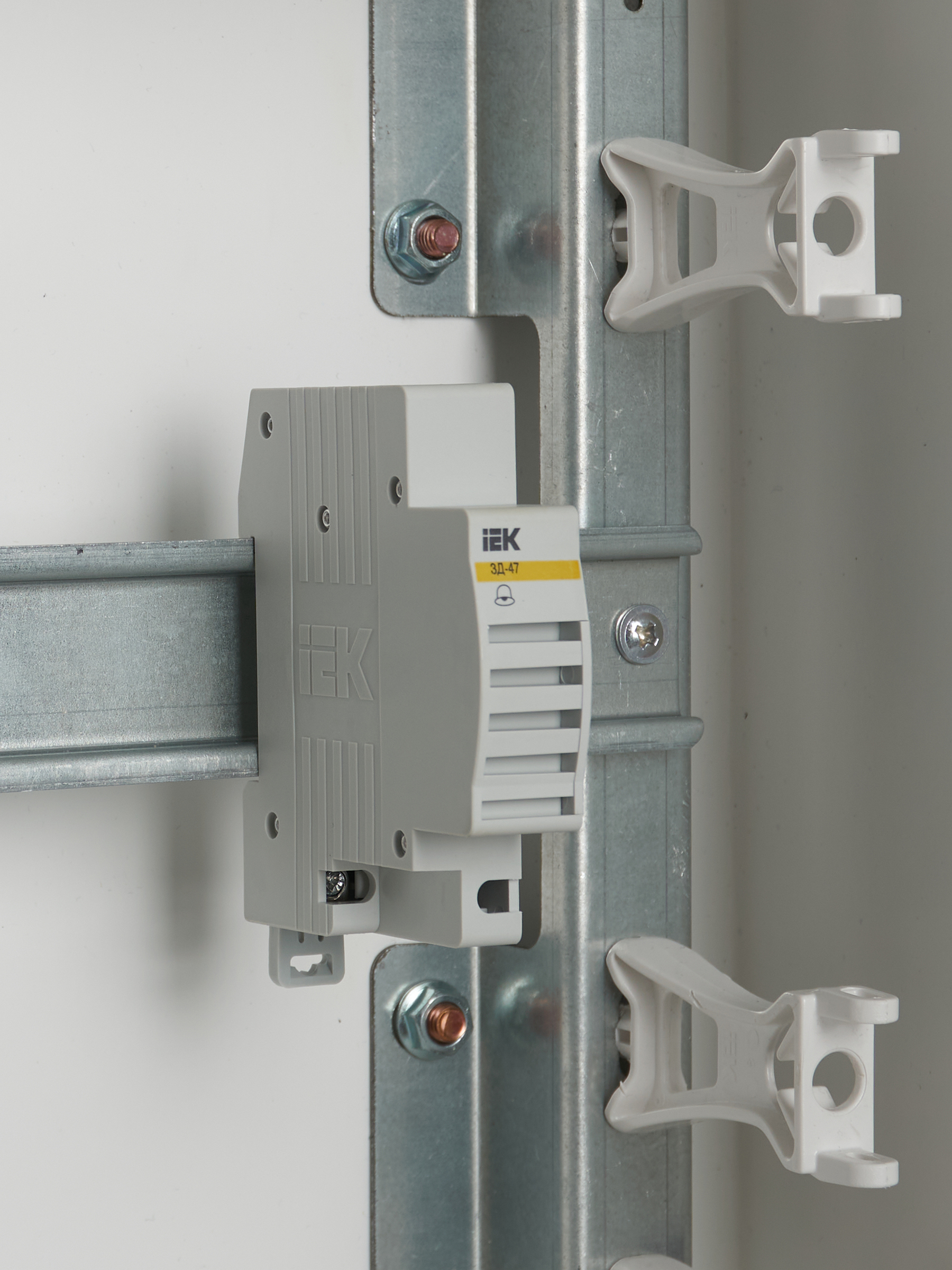 Звонок ЗД-47 на DIN-рейку IEK