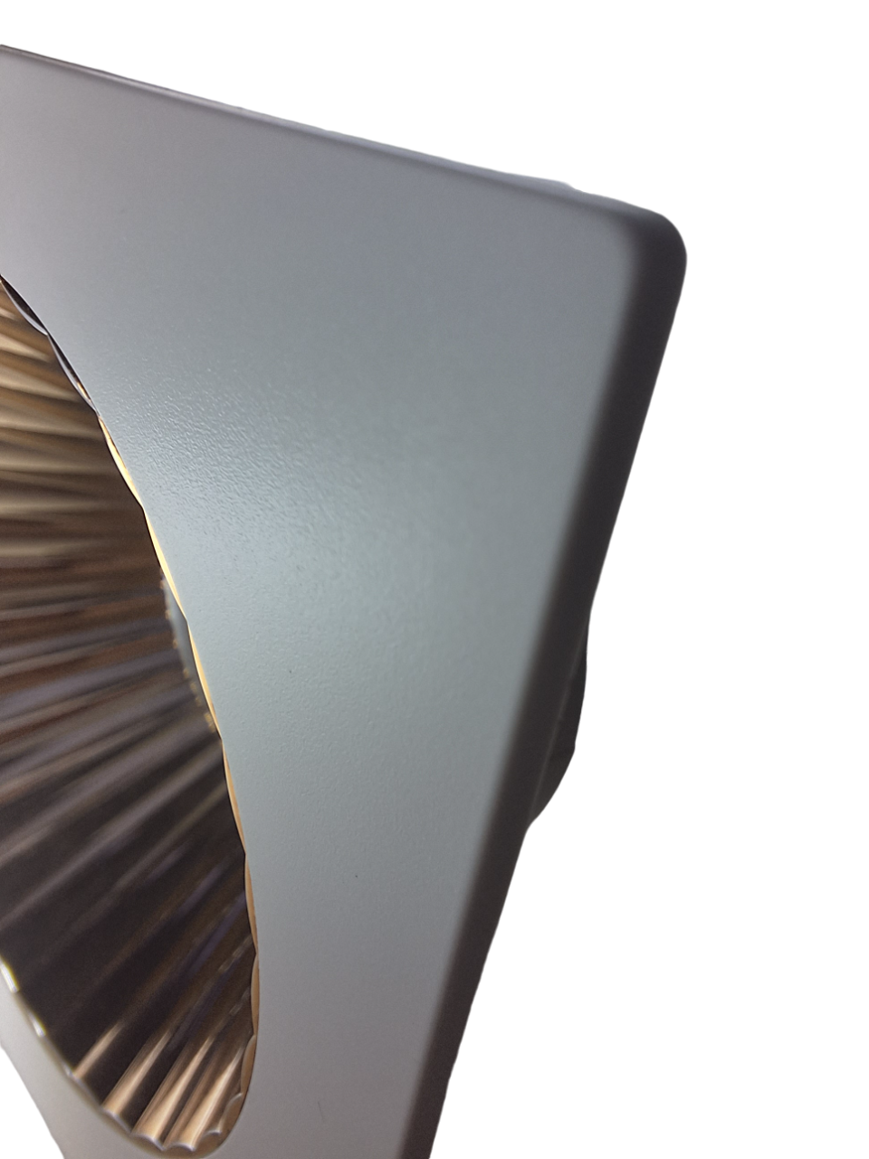 Выскокачественный пластик сохраняет цвет и форму