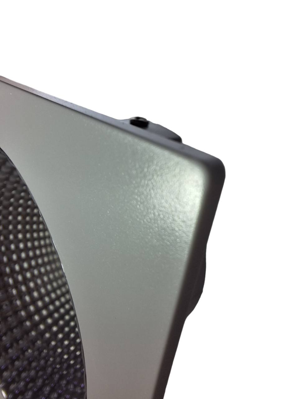 Выскокачественный пластик сохраняет цвет и форму