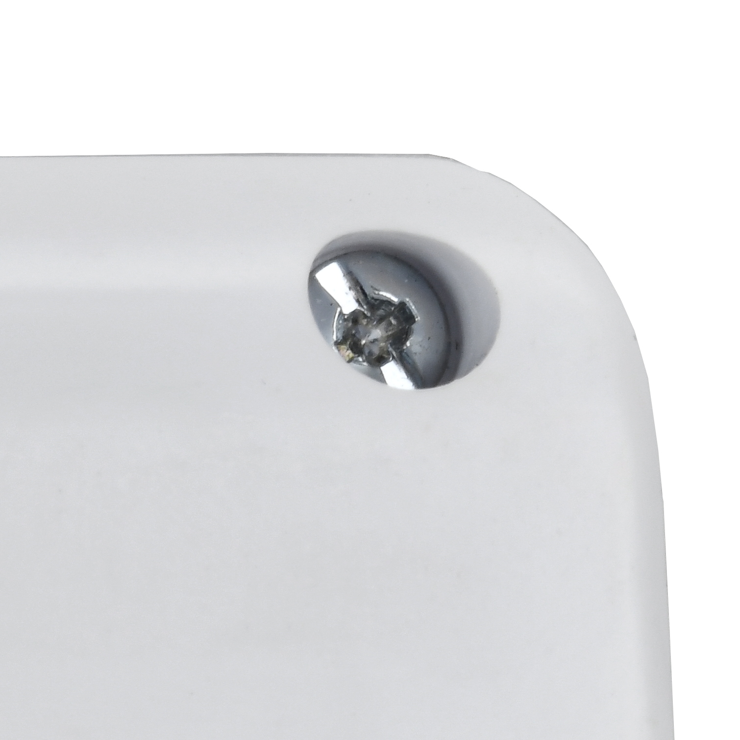 Крепление на винтах.