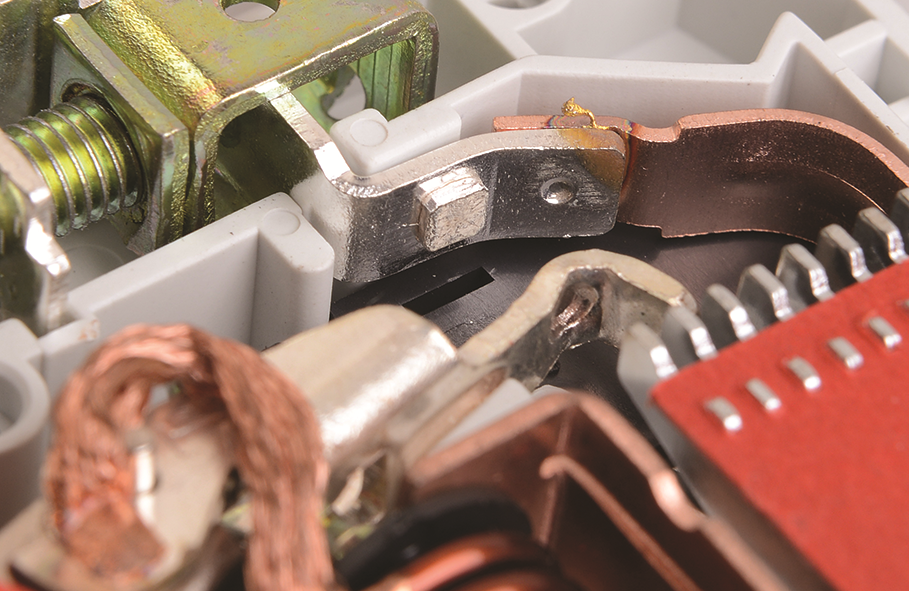 Напайка из серебросодержащего композита повышает износостойкость контактной группы и снижает переход