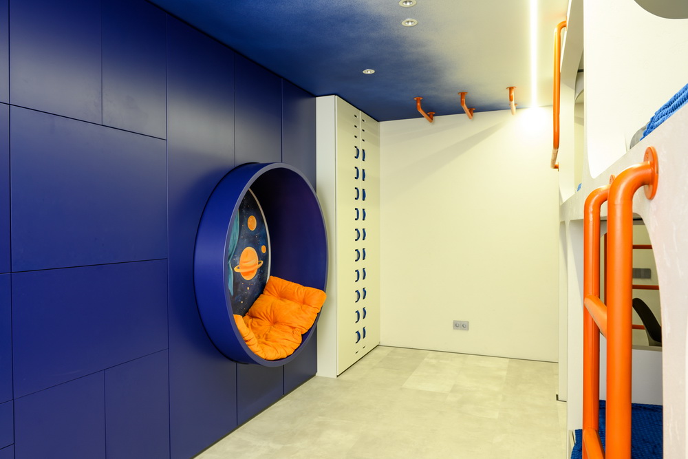 Светильник 4104 встраиваемый под лампу MR16 круг пластиковый белый IEK