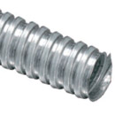 Изготовлен в виде гибкой трубы из металлической оцинкованной ленты.