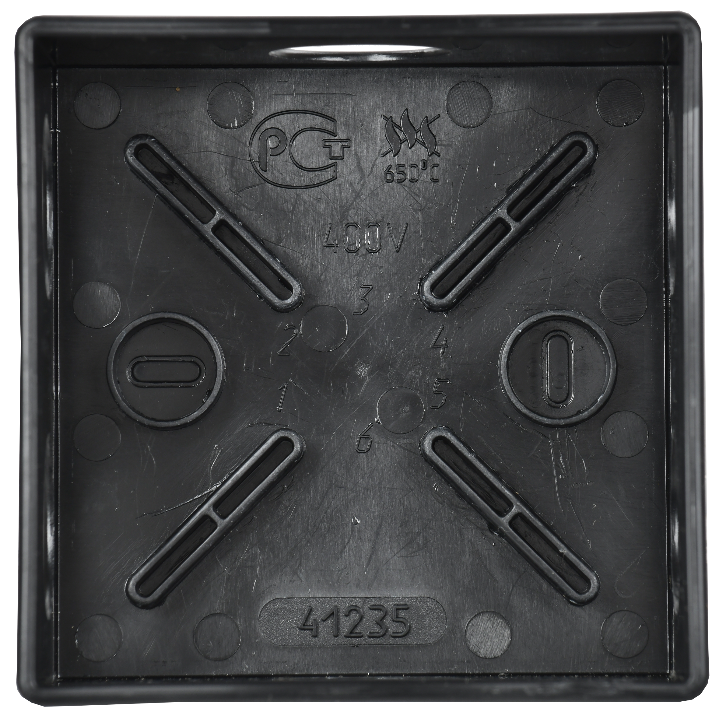 Коробка распаячная КМ41235 для открытой проводки с защелкивающейся крышкой безгалогенная (HF) 85х85х40мм IP44 6 гермовводов черная (RAL 9005) IEK