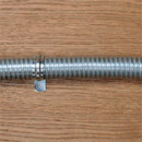 Благодаря тому, что металлорукав изготовлен из несгораемого материала, его можно применять при прокл