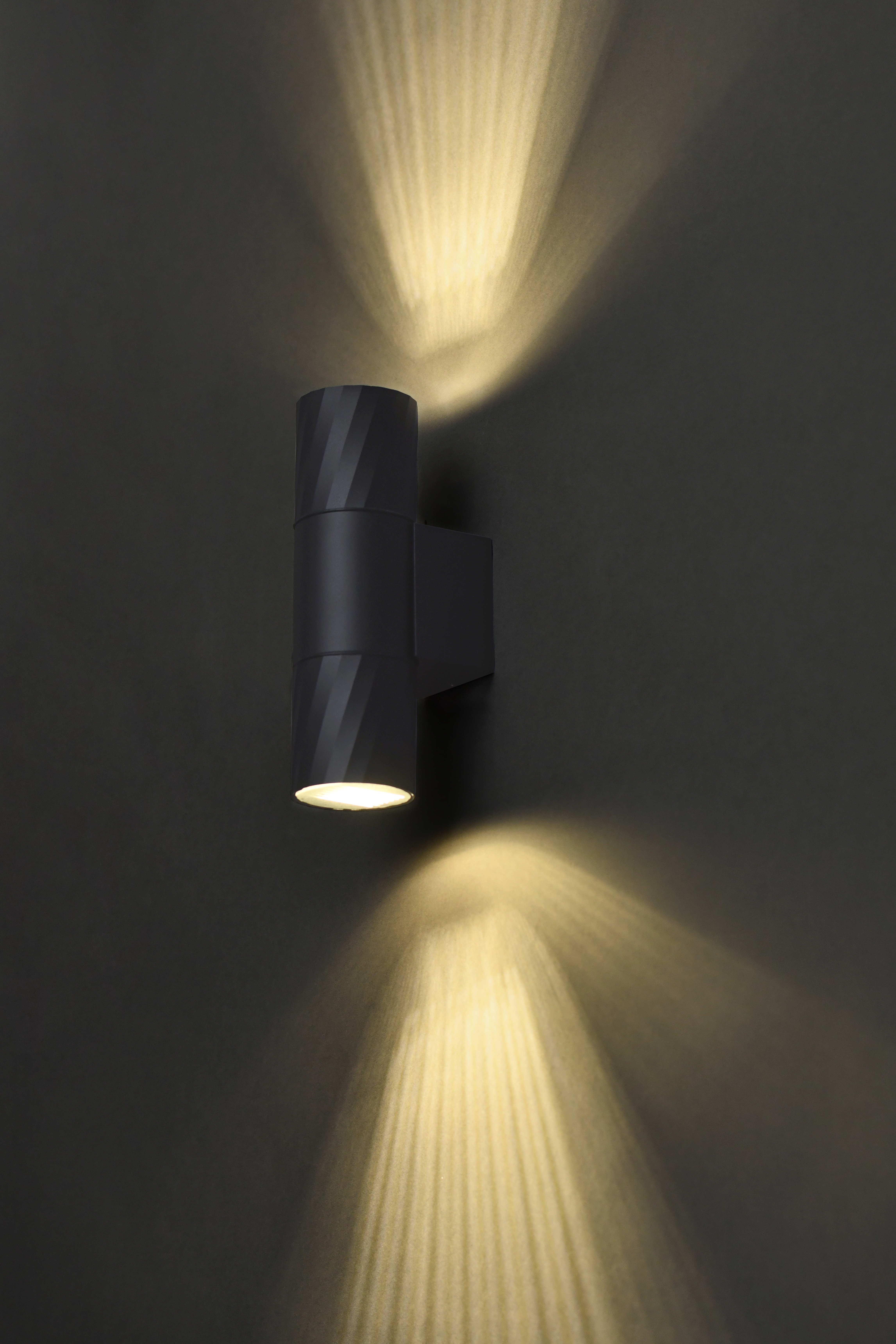 Светильник уличный 5221 настенный под лампу 2хGU10 IP65 серый IEK