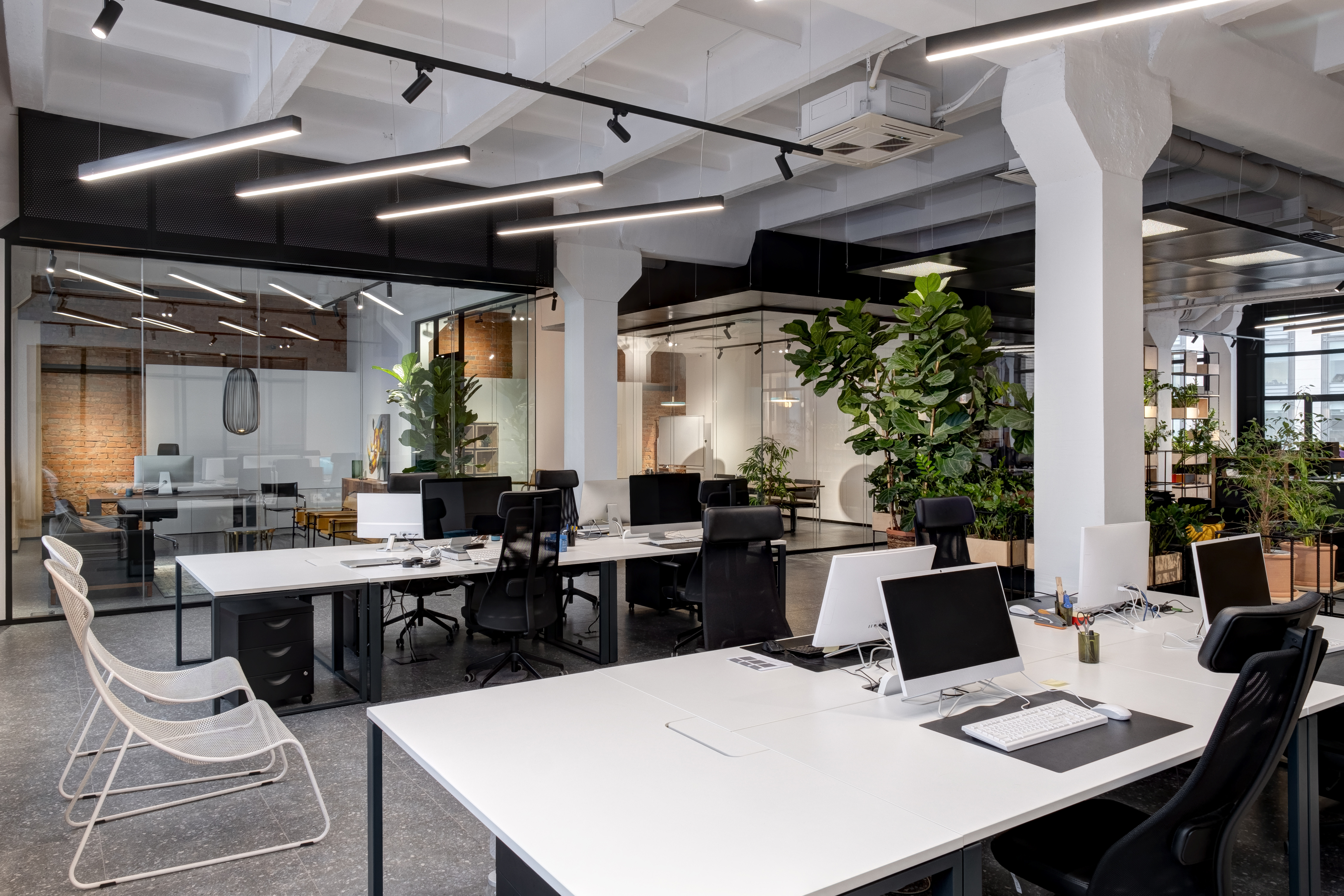 Светильник светодиодный линейный 1011 40Вт 4000К 1200х54х58мм черный IEK