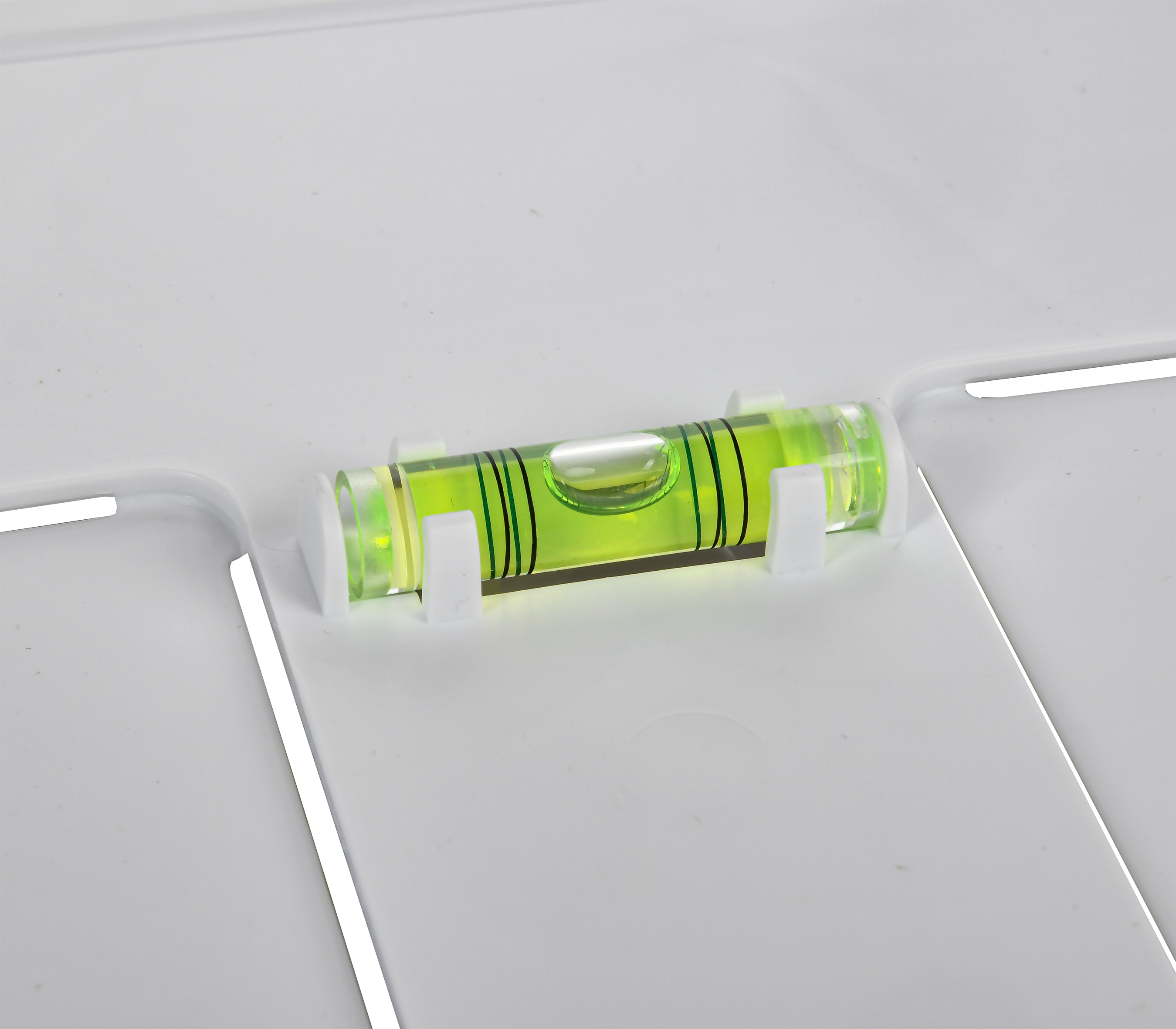 Уровень для выравнивания корпуса при монтаже