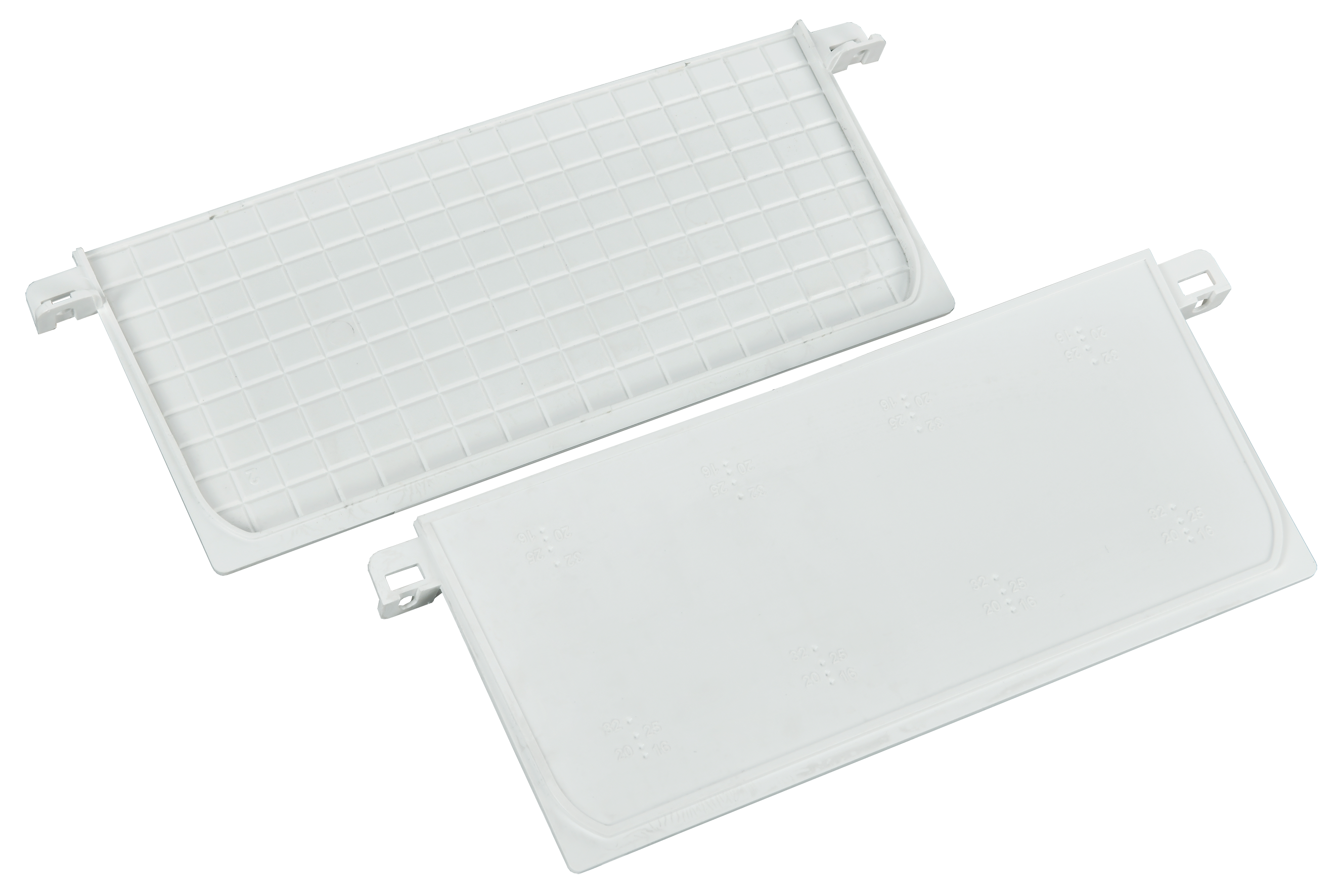 Вставка для ввода проводников снимается и имеет разметку для простого использования