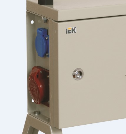 Розетки для подключения различного промышленного оборудования напряжением 220 и 380 В.