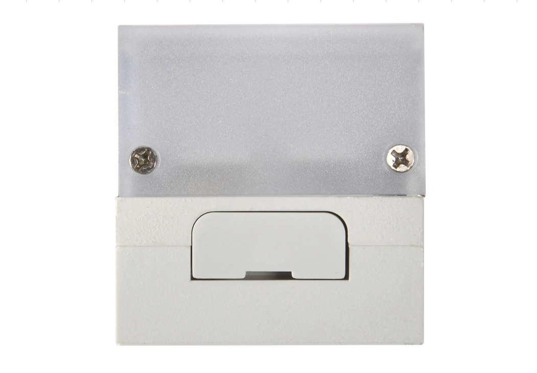 Заглушки на розетках для безопасного использования