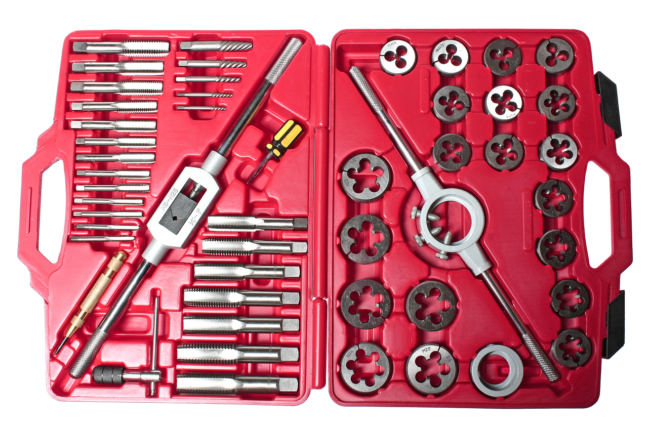 Набор метчиков и плашек 51 предмет в кейсе JTC