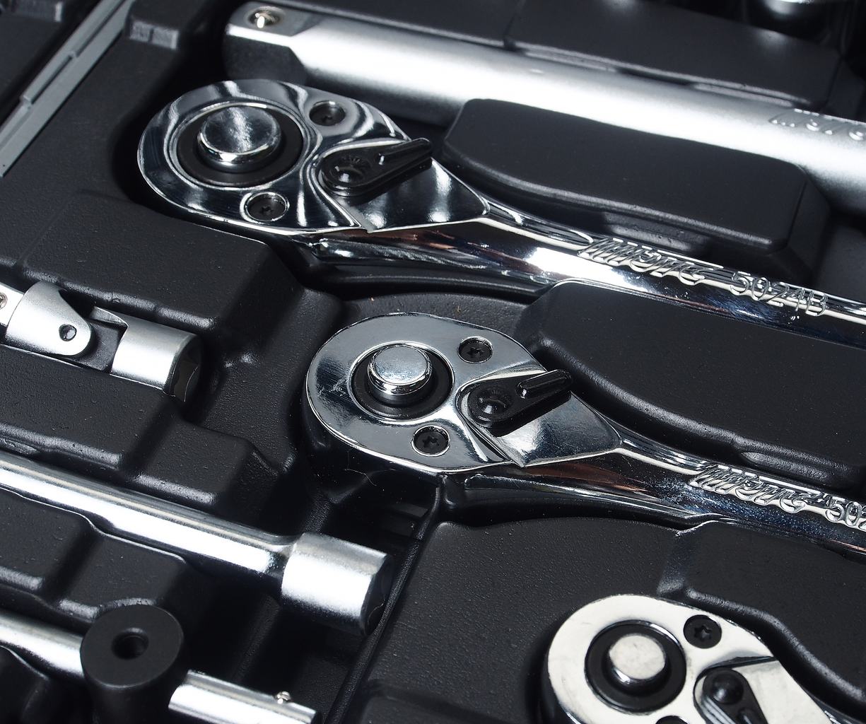 Набор инструментов 216 предметов слесарно-монтажный 1/4",3/8",1/2" 6-ти гранных в кейсе JTC