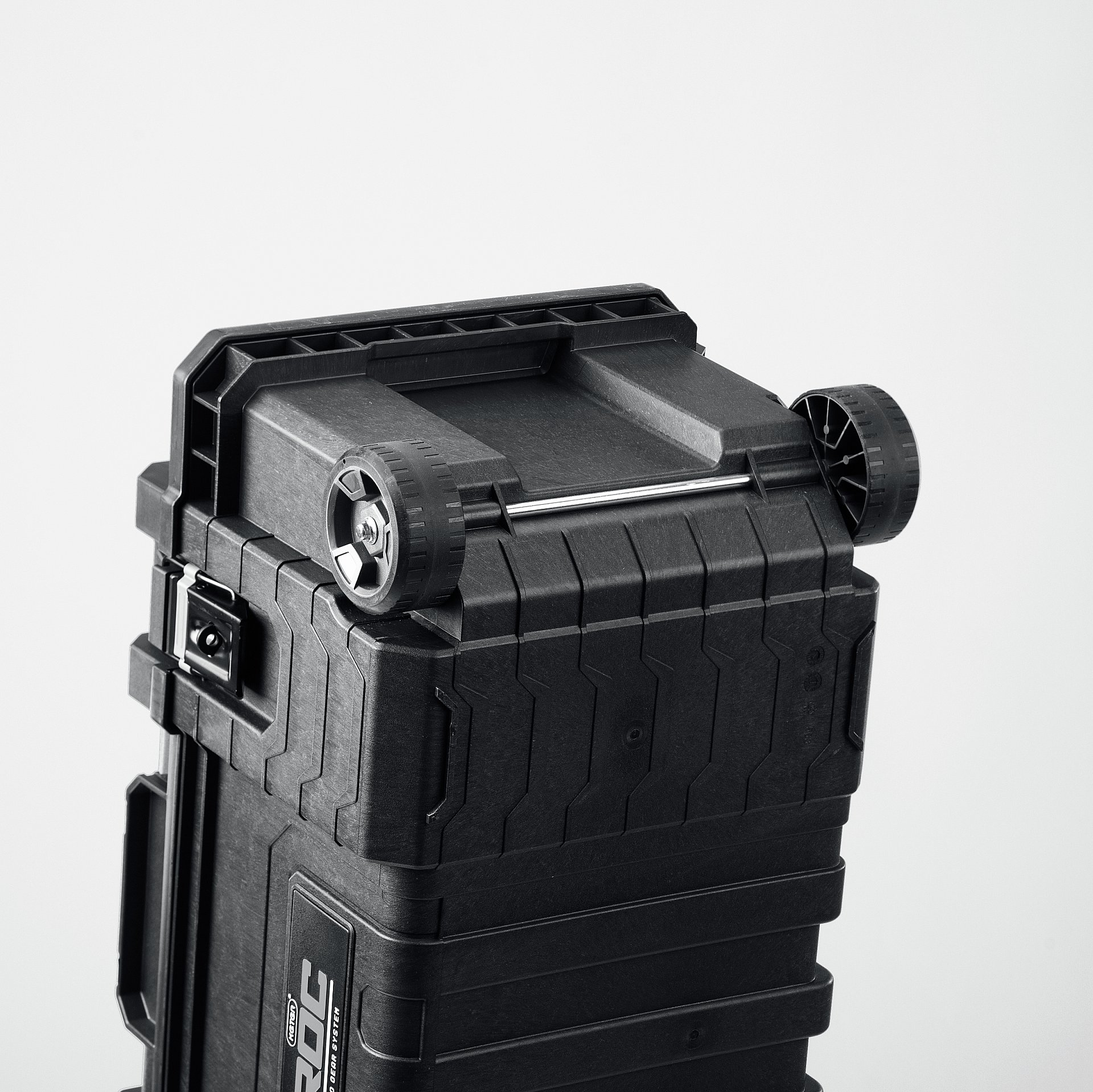 KETER ROC PRO GEAR 2.0 (28″) пластиковый ящик-тележка на колесах (38375)