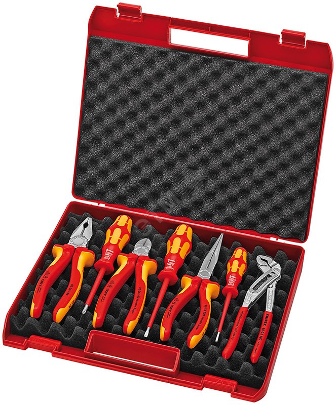 Чемодан c инструментом пластиковый VDE 1000V (кроме клещей переставных) 7 предметов комплектация: 0306180 плоскогубцы 180 мм 2616200 длинногубцы 200 м