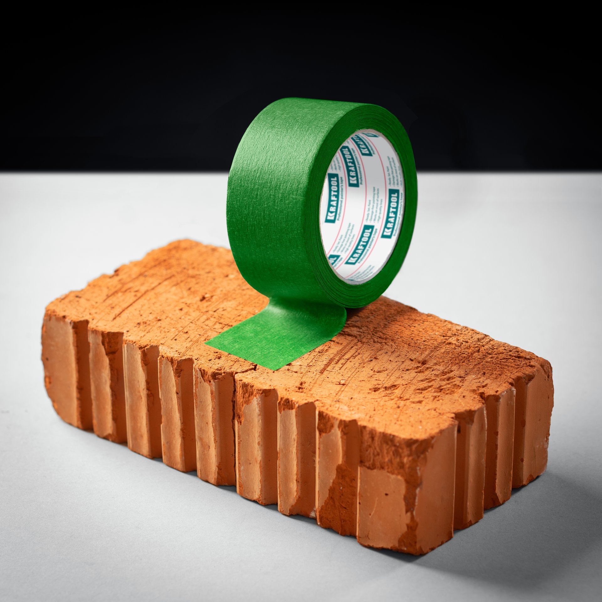 KRAFTOOL #300 Strong 25 мм х 30 м, для грубых и шероховатых поверхностей, малярная лента (12103-25)