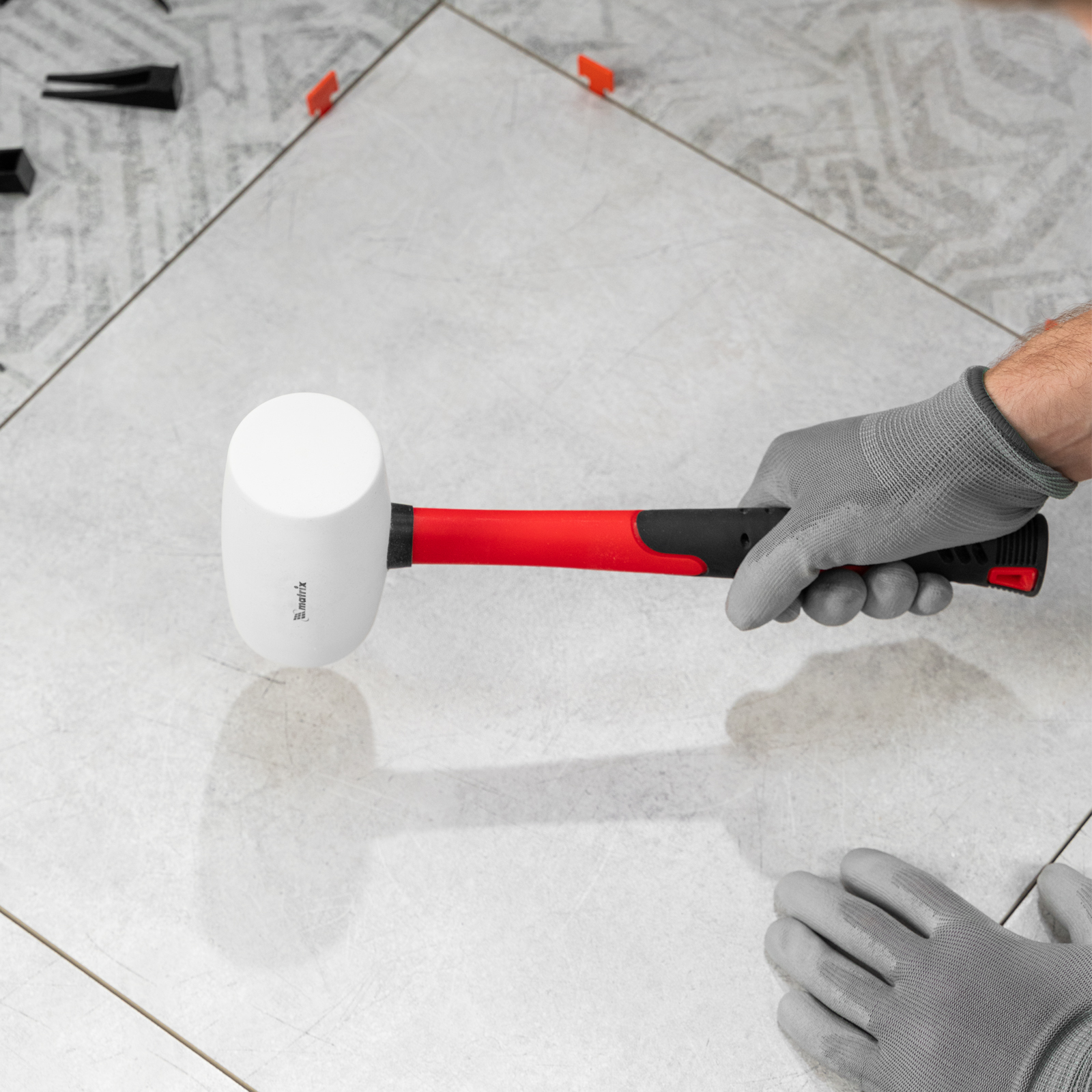 Киянка резиновая, 680 г, белая резина, фибергласовая рукоятка Matrix