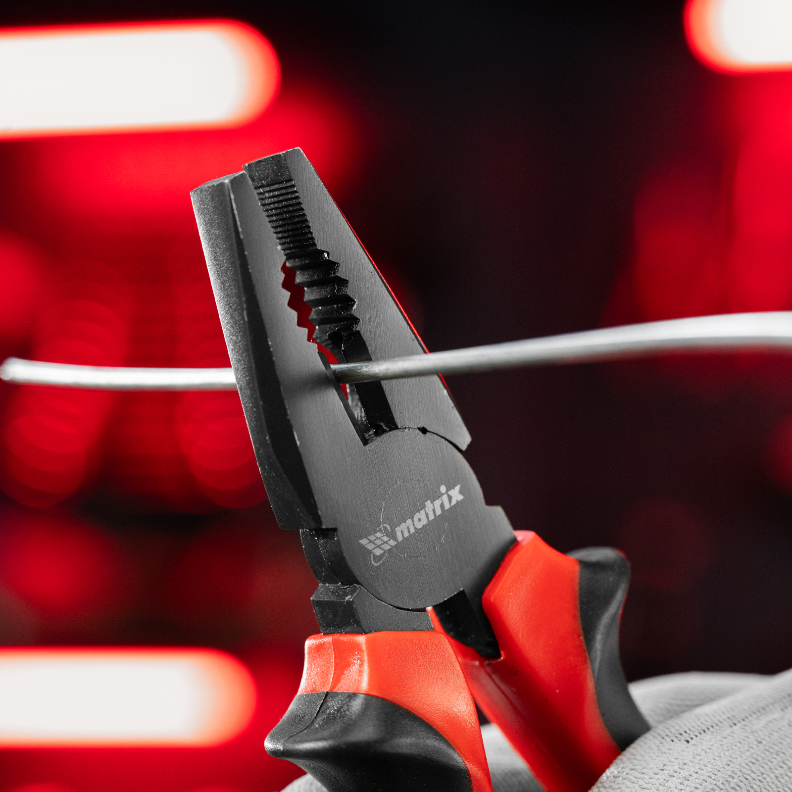 Плоскогубцы комбинированные Black Nickel, 160 мм, двухкомпонентные рукоятки Matrix