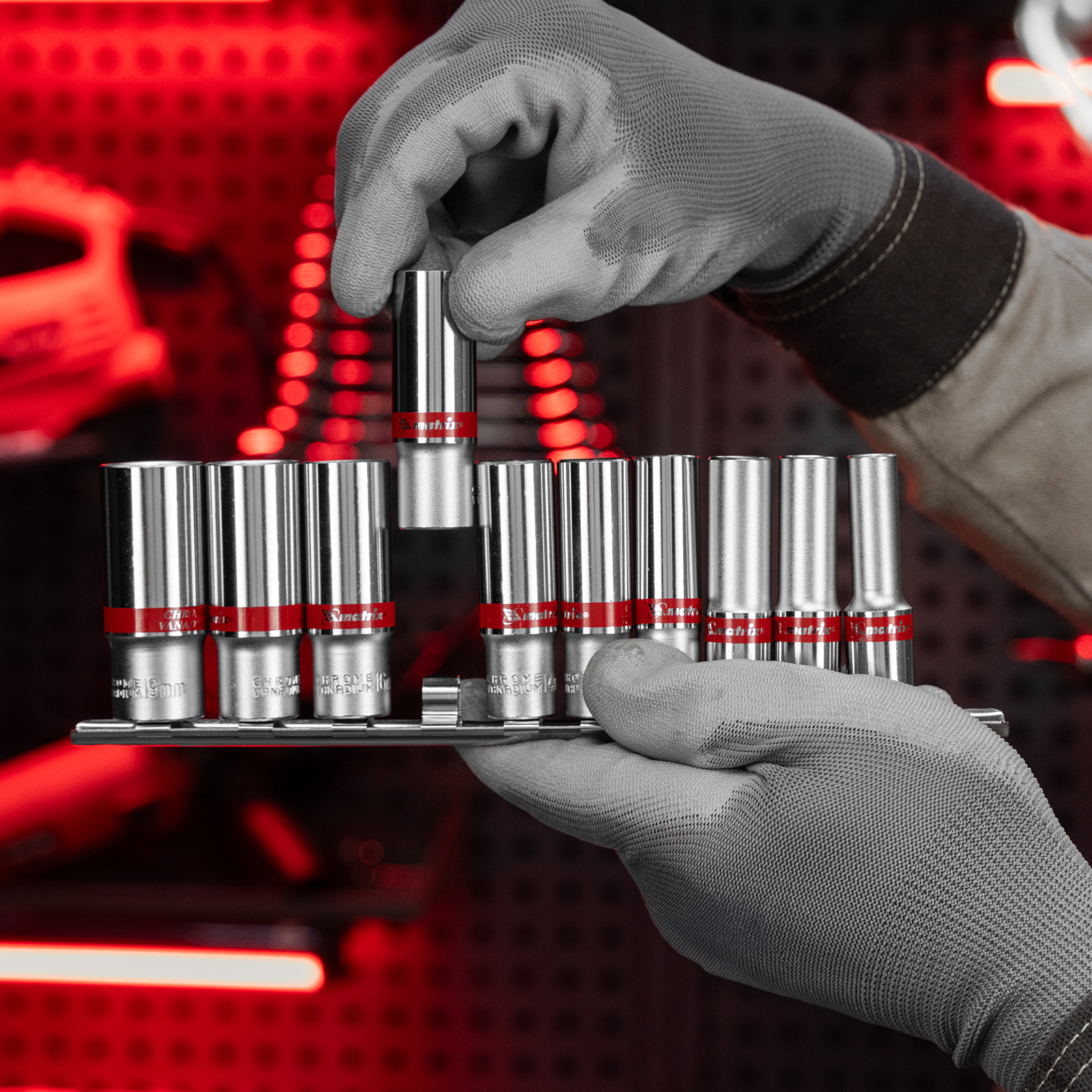 Набор удлиненных торцевых головок 3/8", 6 гранные, CrV, 8-19мм, 10 штук Matrix