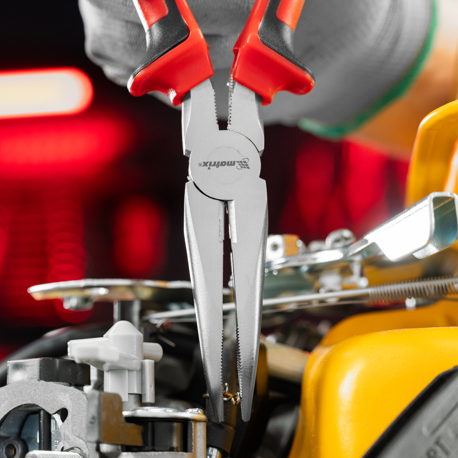 Длинногубцы изогнутые Nickel, 180 мм, никелированные, двухкомпонентные рукоятки Matrix