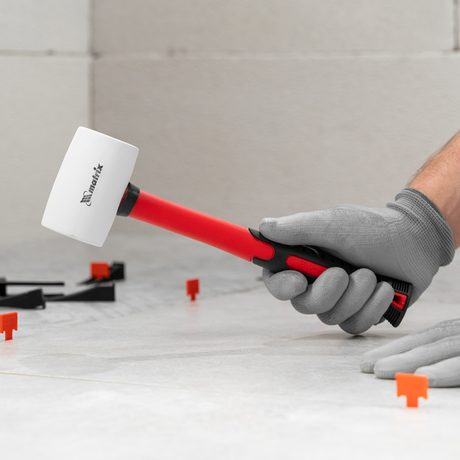 Киянка резиновая, 225 г, белая резина, фибергласовая рукоятка Matrix