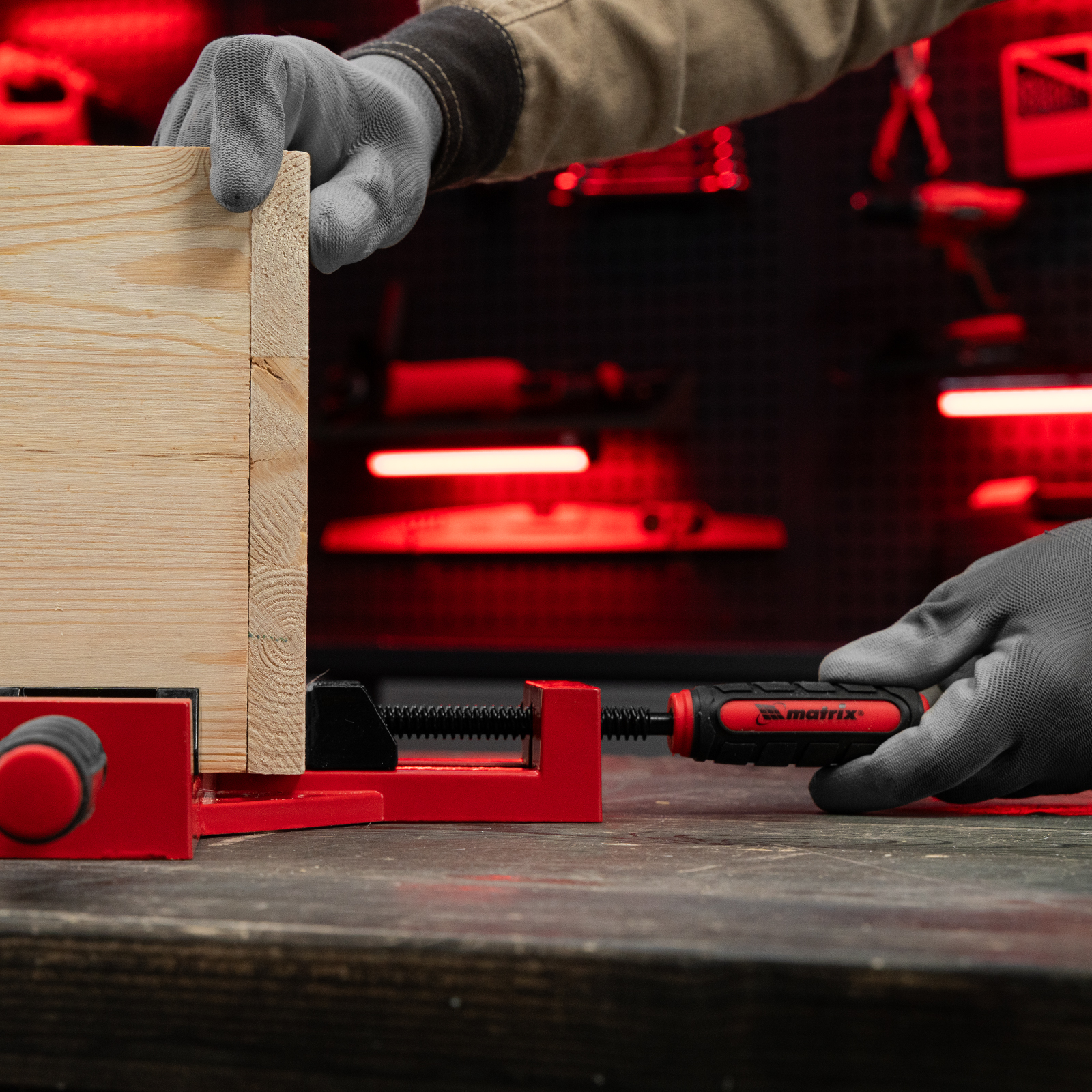 Струбцина угловая, быстрозажимная, 65/65 мм, двухкомпонентные обрезиненные рукоятки Matrix